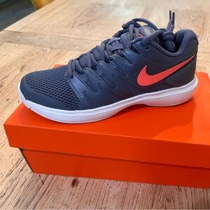 Nike women’s Zoom Prestige